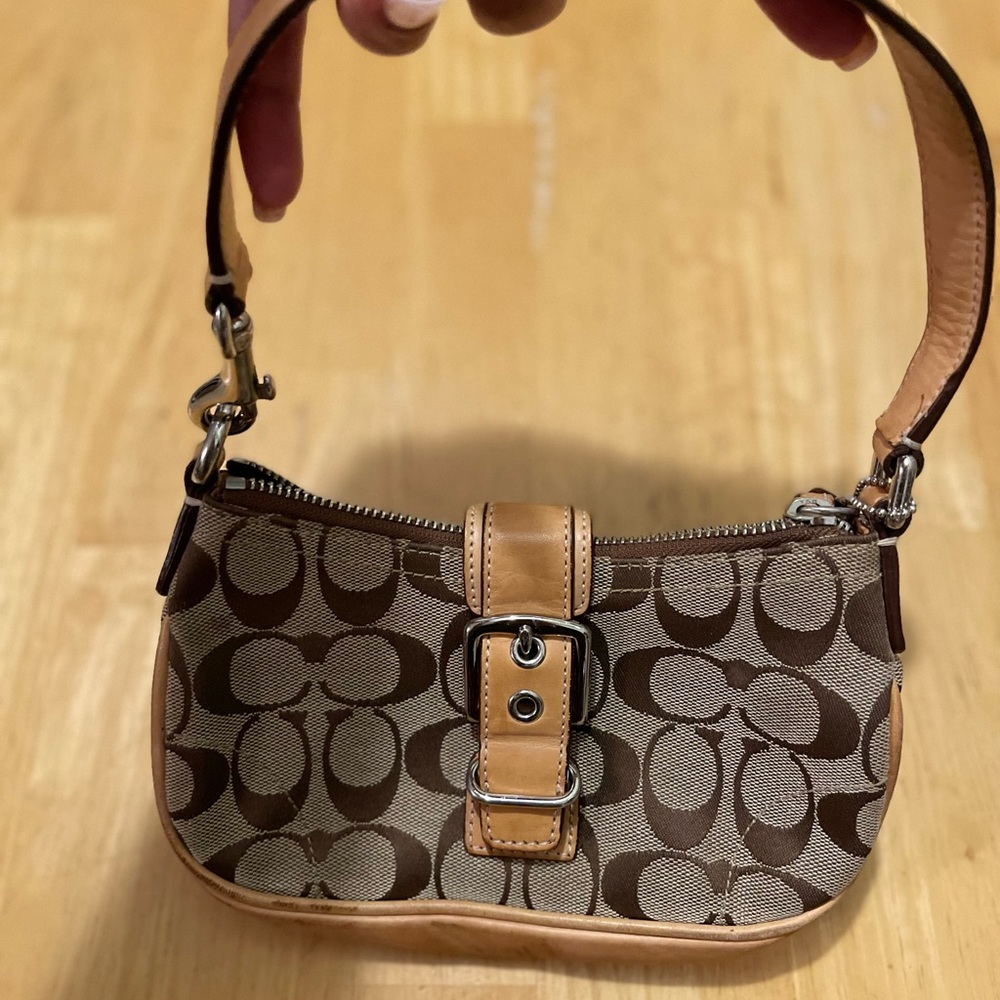 Couch handbag